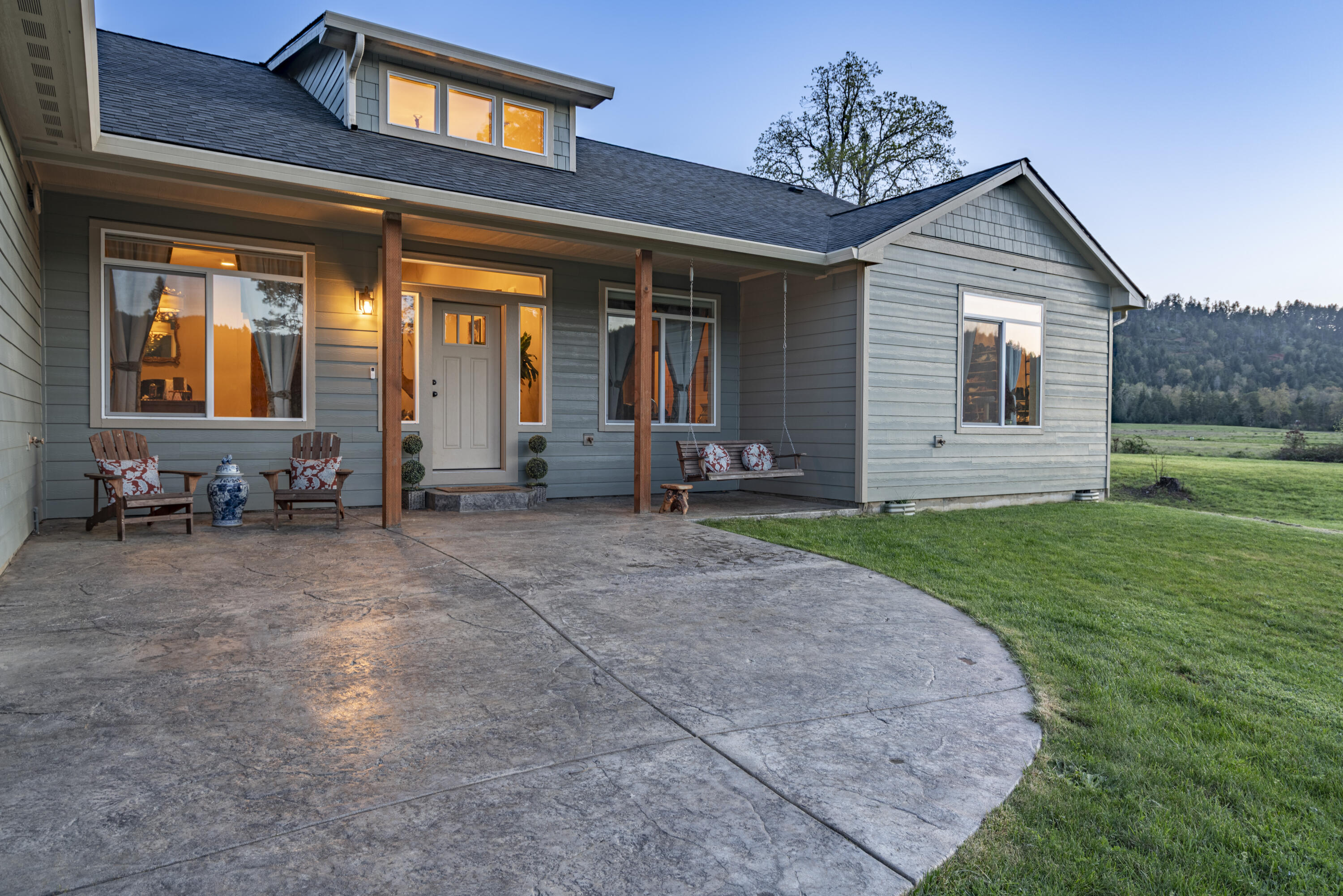 1775 Leland Road Wolf Creek, OR 97497 - Photo 16 of 49 Leland16