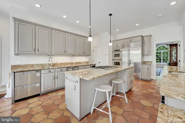 $2,899,900 | 933 Bellview Road, McLean, VA 22102