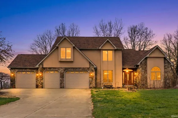 $565,000 | 12385 North Camelot Trail, Milford, IN 46542