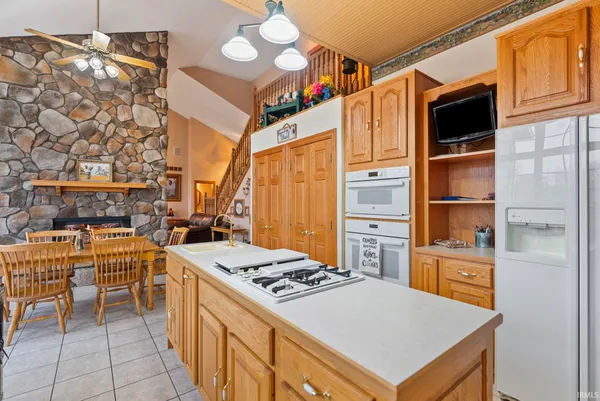 $565,000 | 12385 North Camelot Trail, Milford, IN 46542