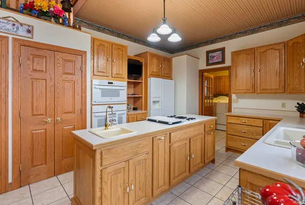 $565,000 | 12385 North Camelot Trail, Milford, IN 46542