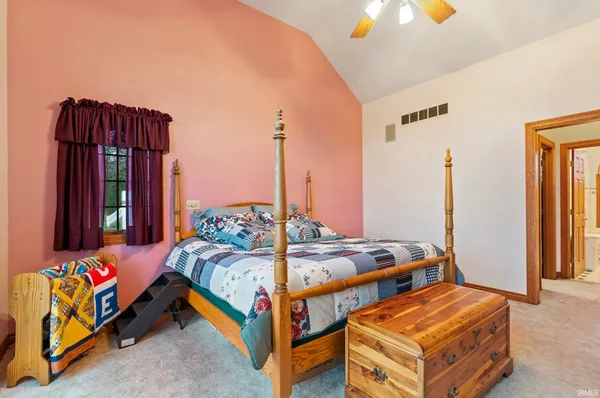 $565,000 | 12385 North Camelot Trail, Milford, IN 46542