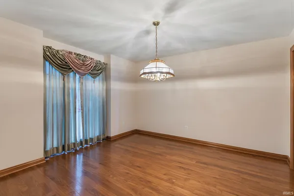 $565,000 | 12385 North Camelot Trail, Milford, IN 46542