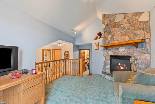 $565,000 | 12385 North Camelot Trail, Milford, IN 46542