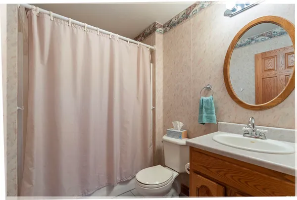 $565,000 | 12385 North Camelot Trail, Milford, IN 46542