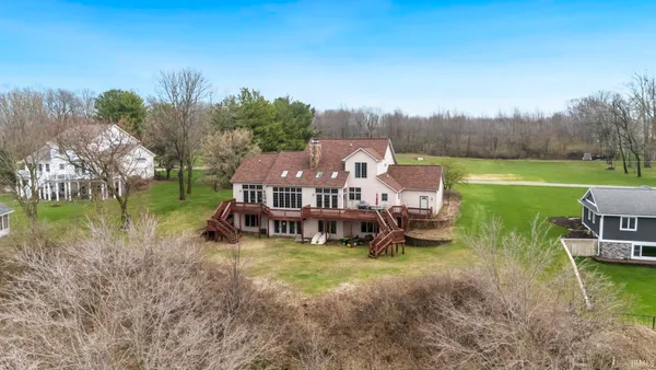 $565,000 | 12385 North Camelot Trail, Milford, IN 46542