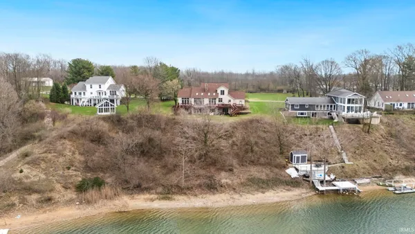 $565,000 | 12385 North Camelot Trail, Milford, IN 46542