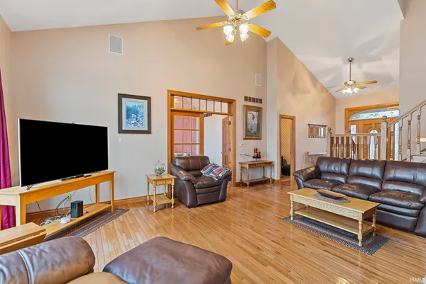 $565,000 | 12385 North Camelot Trail, Milford, IN 46542