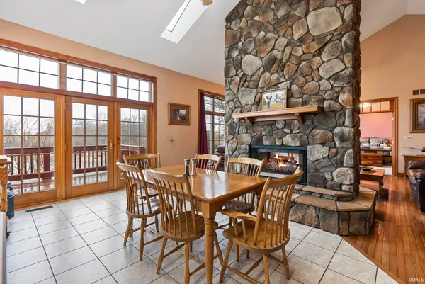 $565,000 | 12385 North Camelot Trail, Milford, IN 46542