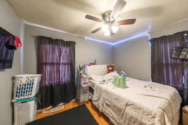 $179,900 | 17702 Community Street, Lansing, IL 60438