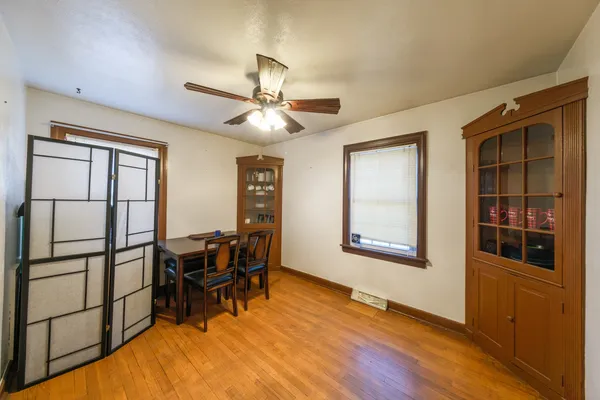 $179,900 | 17702 Community Street, Lansing, IL 60438