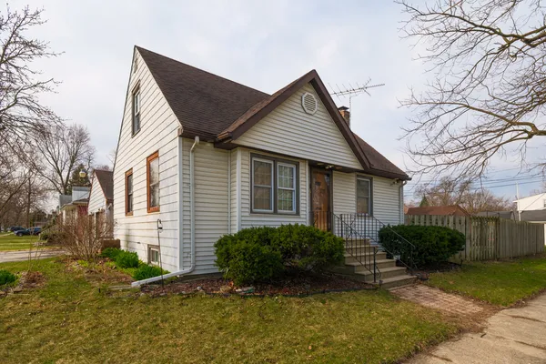 $179,900 | 17702 Community Street, Lansing, IL 60438