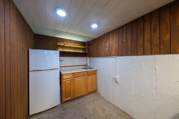 $179,900 | 17702 Community Street, Lansing, IL 60438