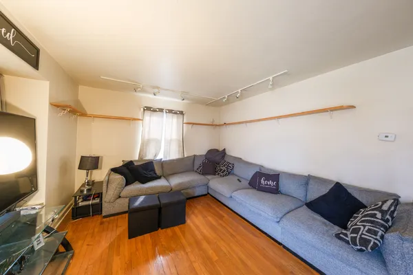 $179,900 | 17702 Community Street, Lansing, IL 60438