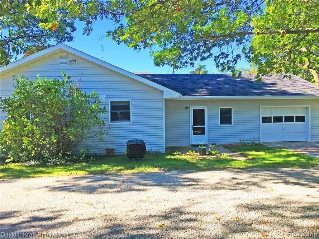 7360 Port Austin Road Caseville, MI 48725 - Photo 9 of 12 7360PAGarage.jpg