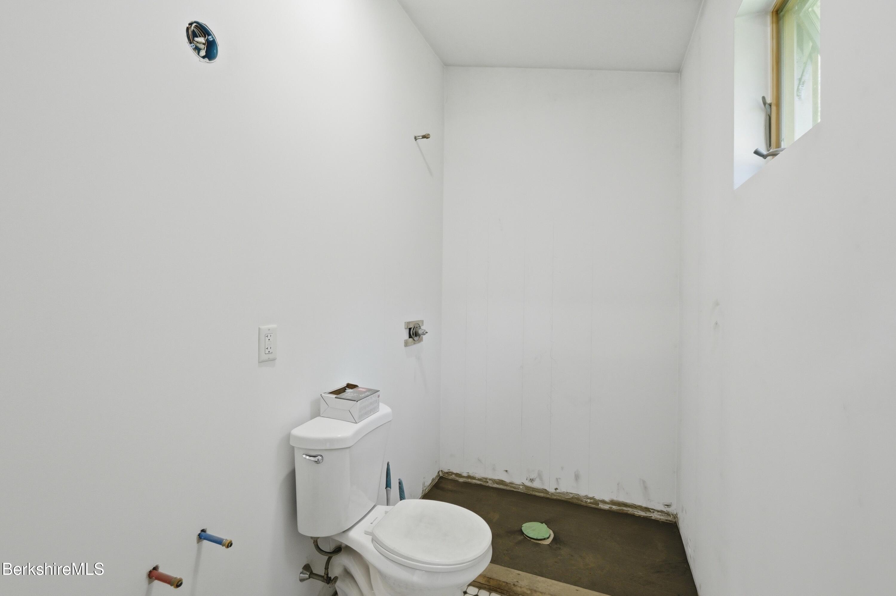 598 Main Road Savoy, MA 01256 - Photo 29 of 53 Full Bath