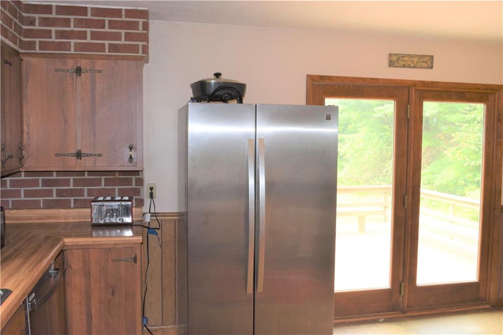 195 Miller Road Franklin, PA 16323 - Photo 3 of 17