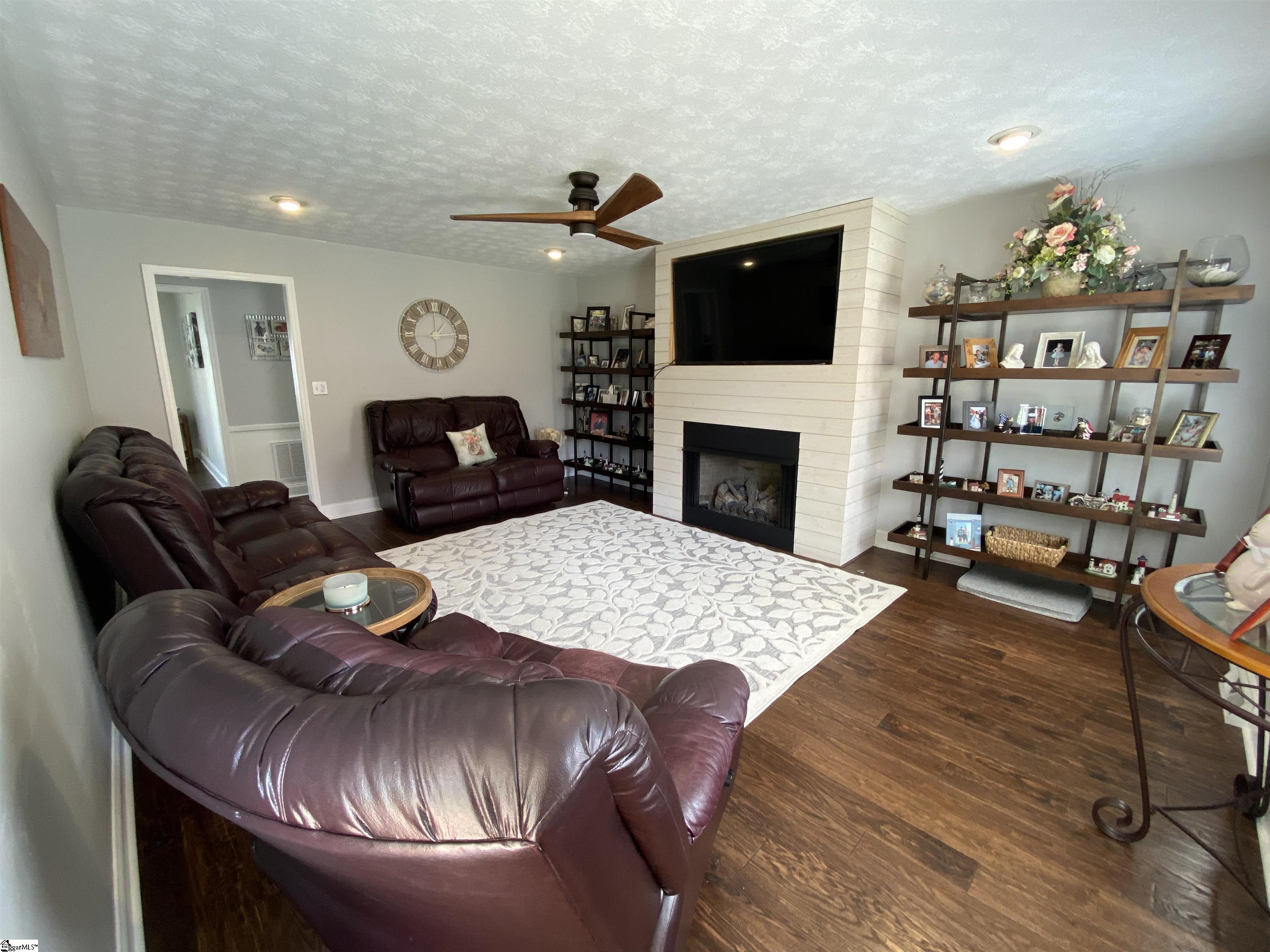 4438 Old Easley Bridge Road Easley, SC 29642 - Photo 3 of 21 Gallery Image 3
