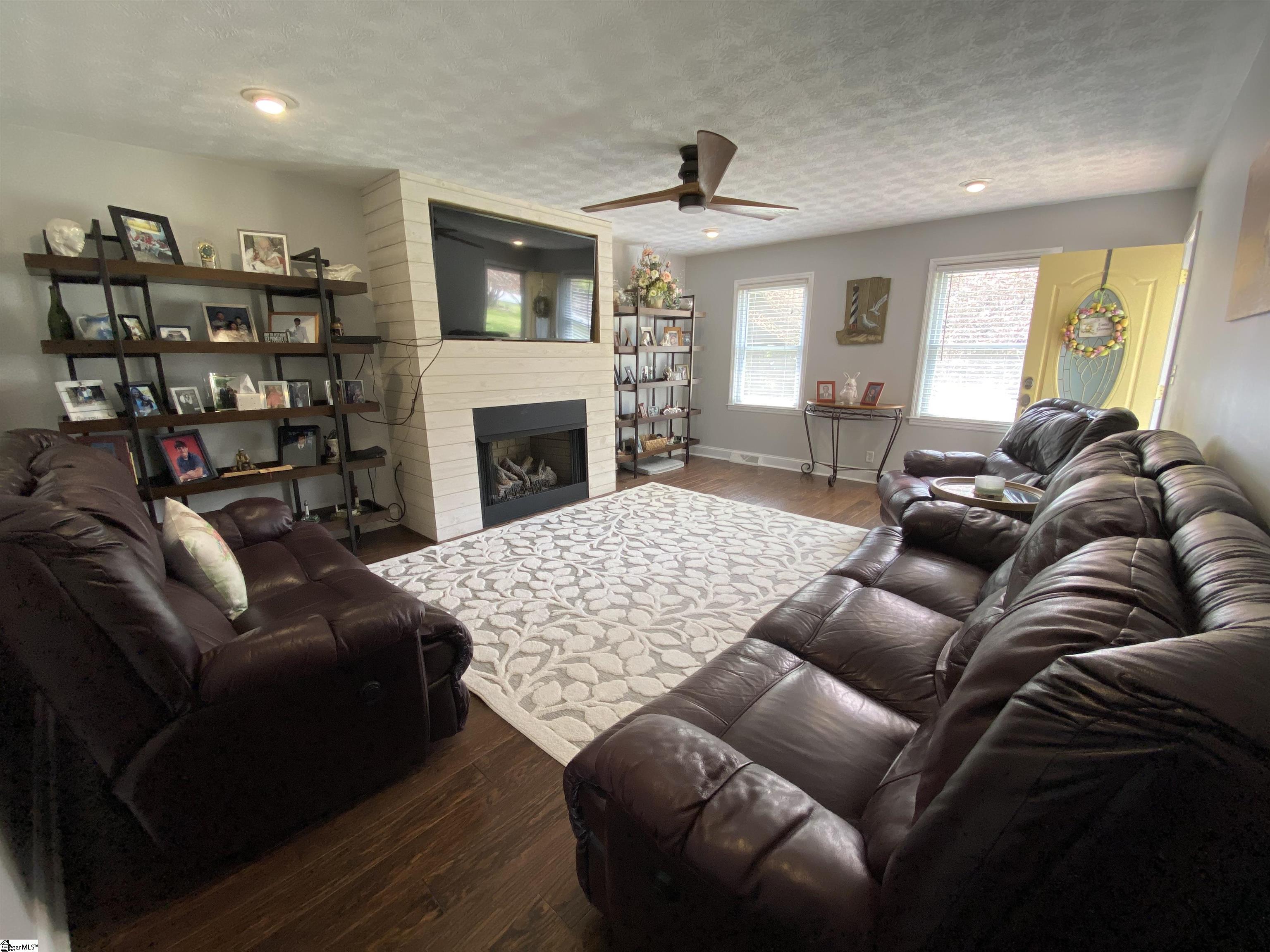 4438 Old Easley Bridge Road Easley, SC 29642 - Photo 4 of 21 Gallery Image 4