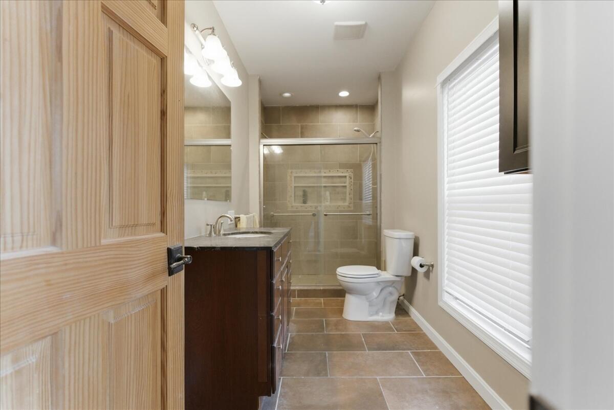 10 Middle Street Lisbon, ME 04252 - Photo 35 of 57 35-interior_bathroom-4