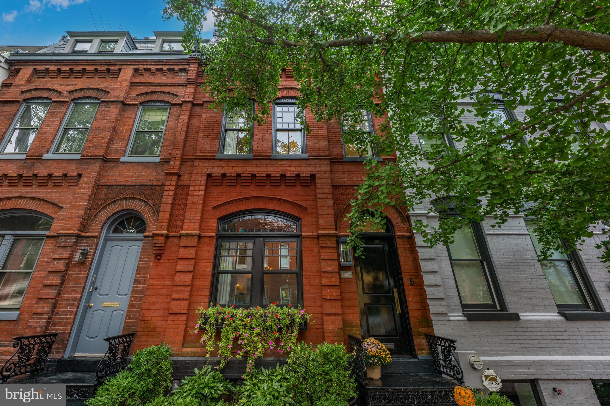 Welcome to 1524 Swann