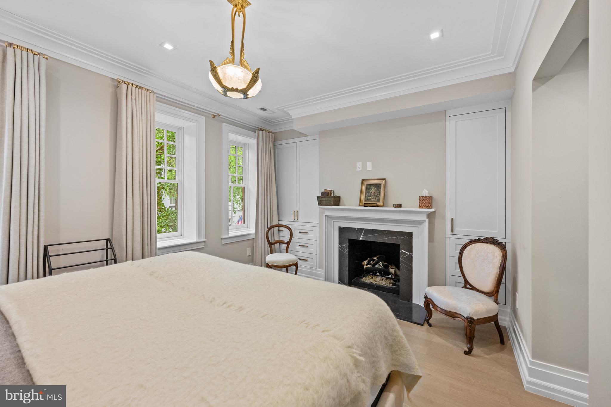 1524 Swann Street Northwest Washington, DC 20009 - Photo 11 of 30 Primary with fireplace