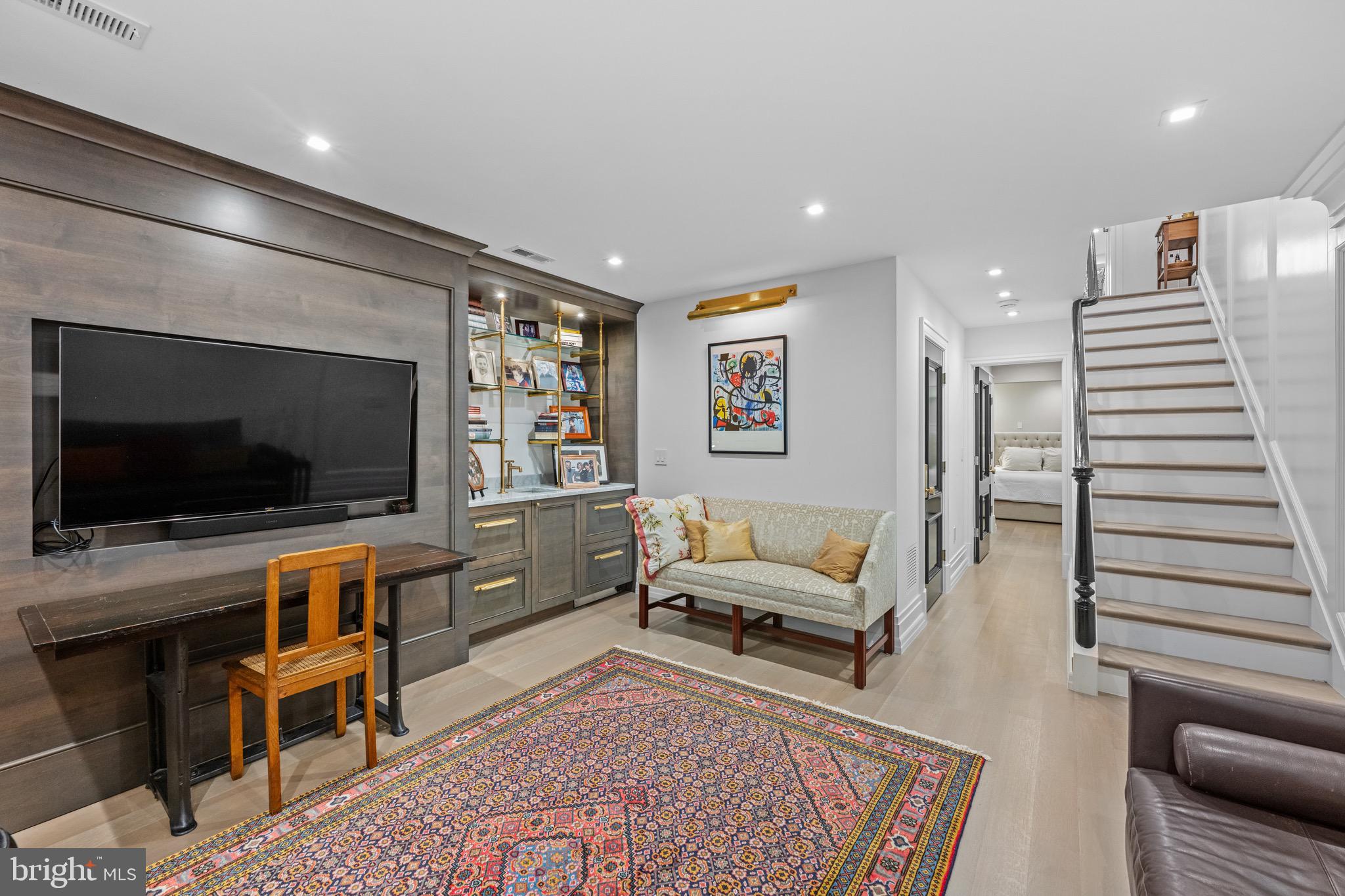 1524 Swann Street Northwest Washington, DC 20009 - Photo 22 of 30 With built-ins and wet bar