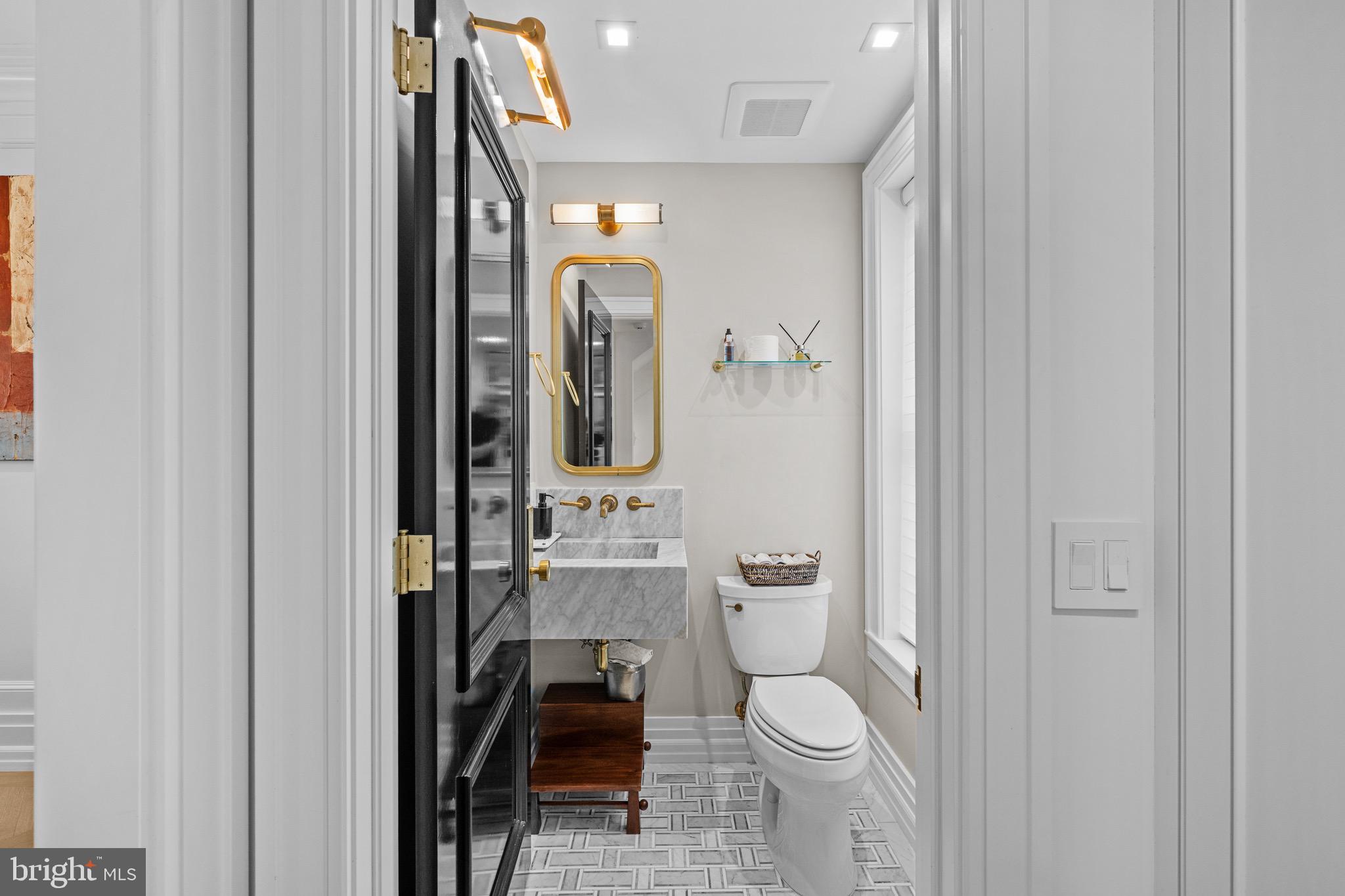 1524 Swann Street Northwest Washington, DC 20009 - Photo 9 of 30 Main level powder room