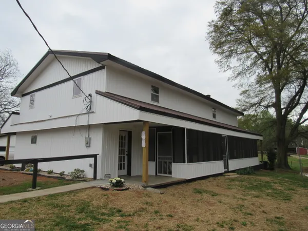 $599,900 | 8606 Holly Springs Road, Maysville, GA 30558