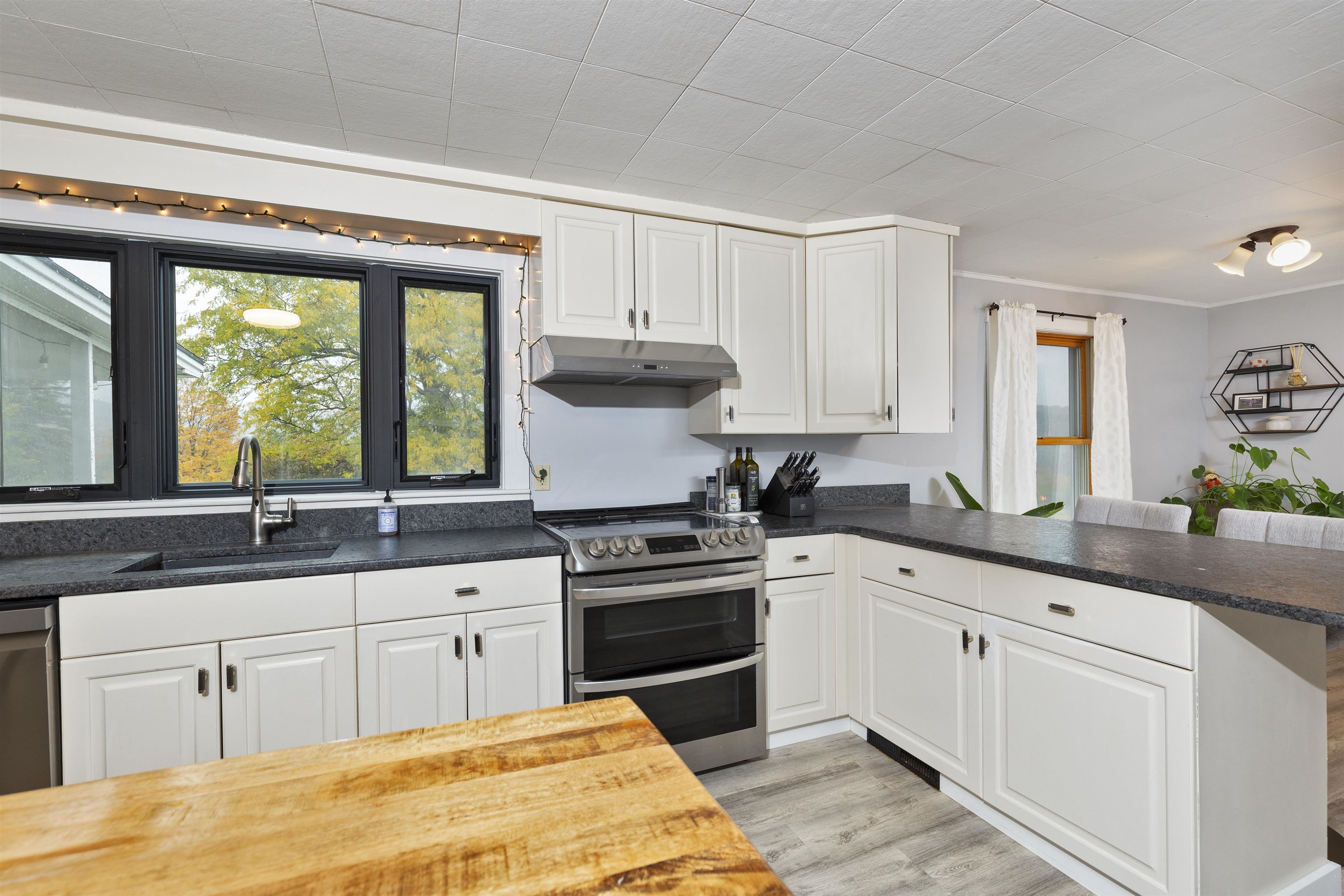 52 Farr Road Lebanon, NH 03766 - Photo 17 of 48