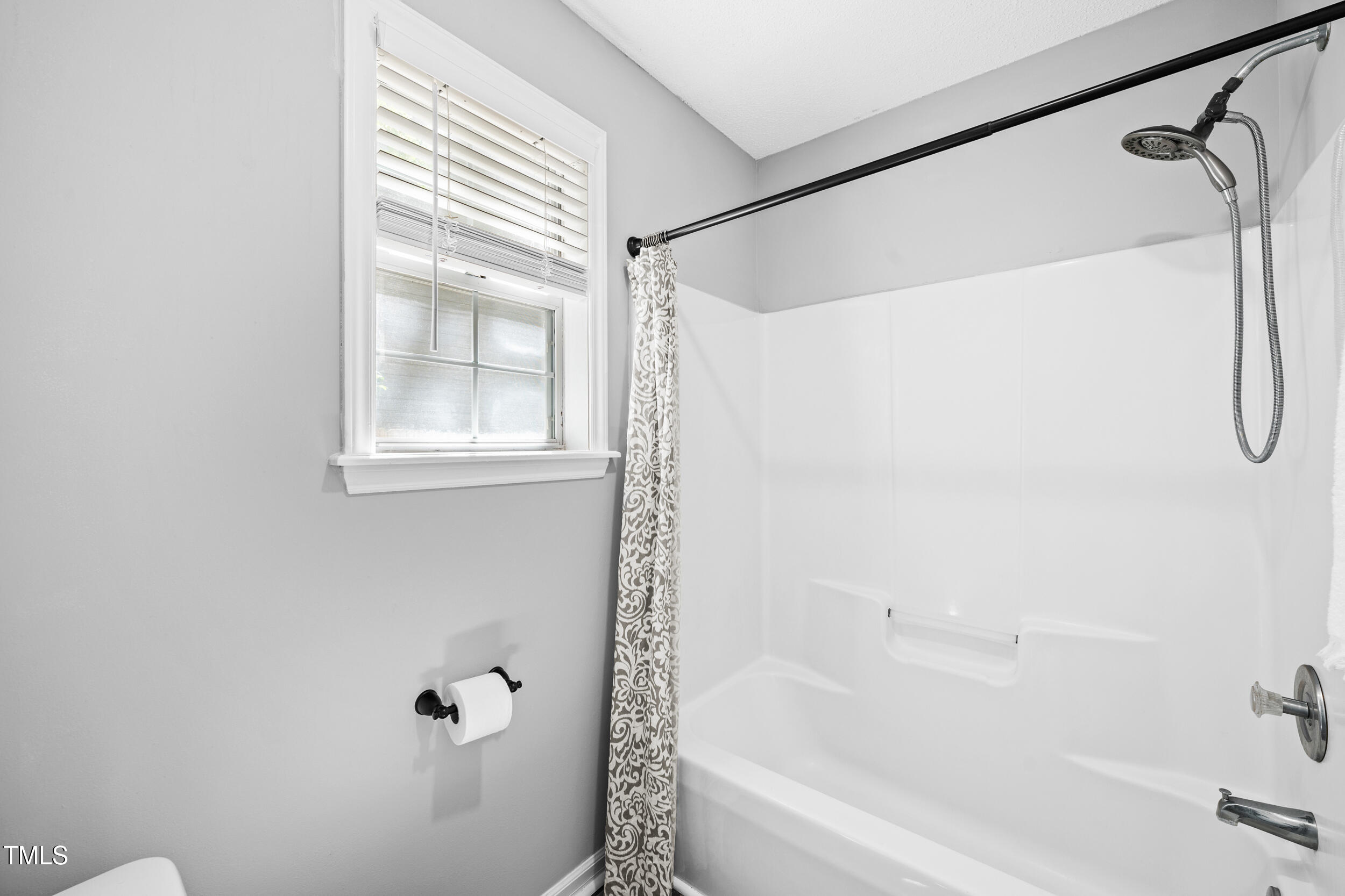 2213 Bufflehead Road Raleigh, NC 27616 - Photo 21 of 30 20 -2213 bufflehead rd, interior, primar