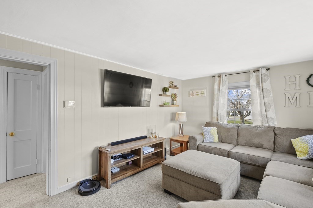 2 Birch Hill Road Worcester, MA 01606 - Photo 5 of 29 Gallery Image 5