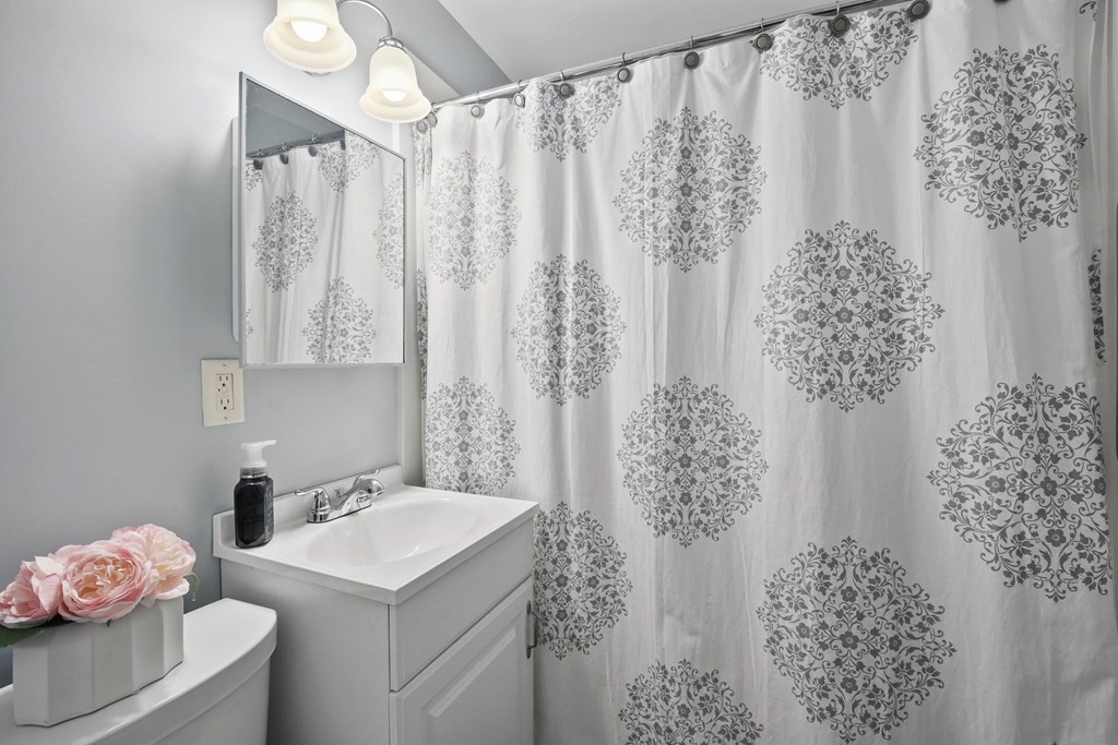 2 Birch Hill Road Worcester, MA 01606 - Photo 9 of 29 Gallery Image 9