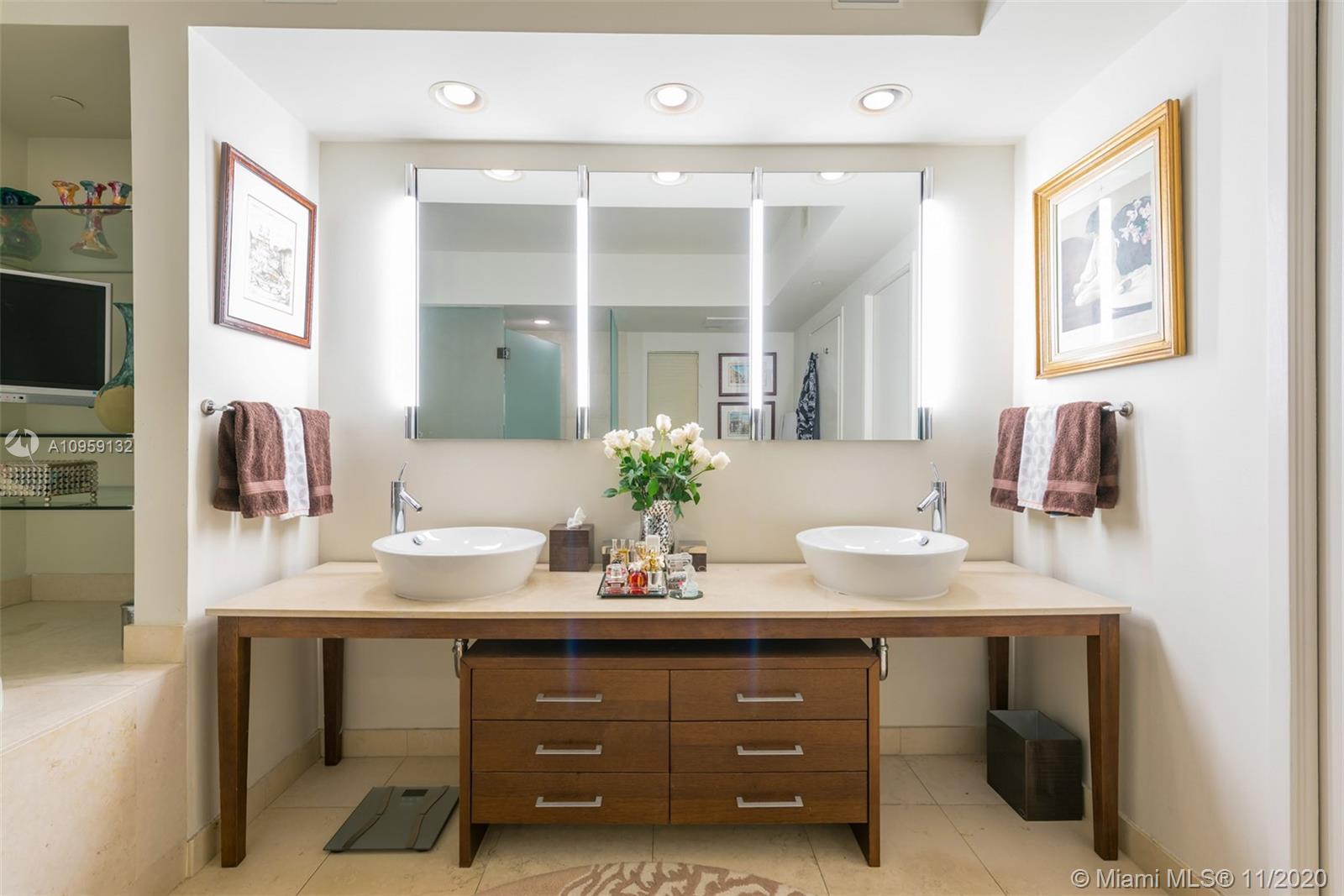 450 Alton Road, Unit 1807 Miami Beach, FL 33139 - Photo 23 of 58