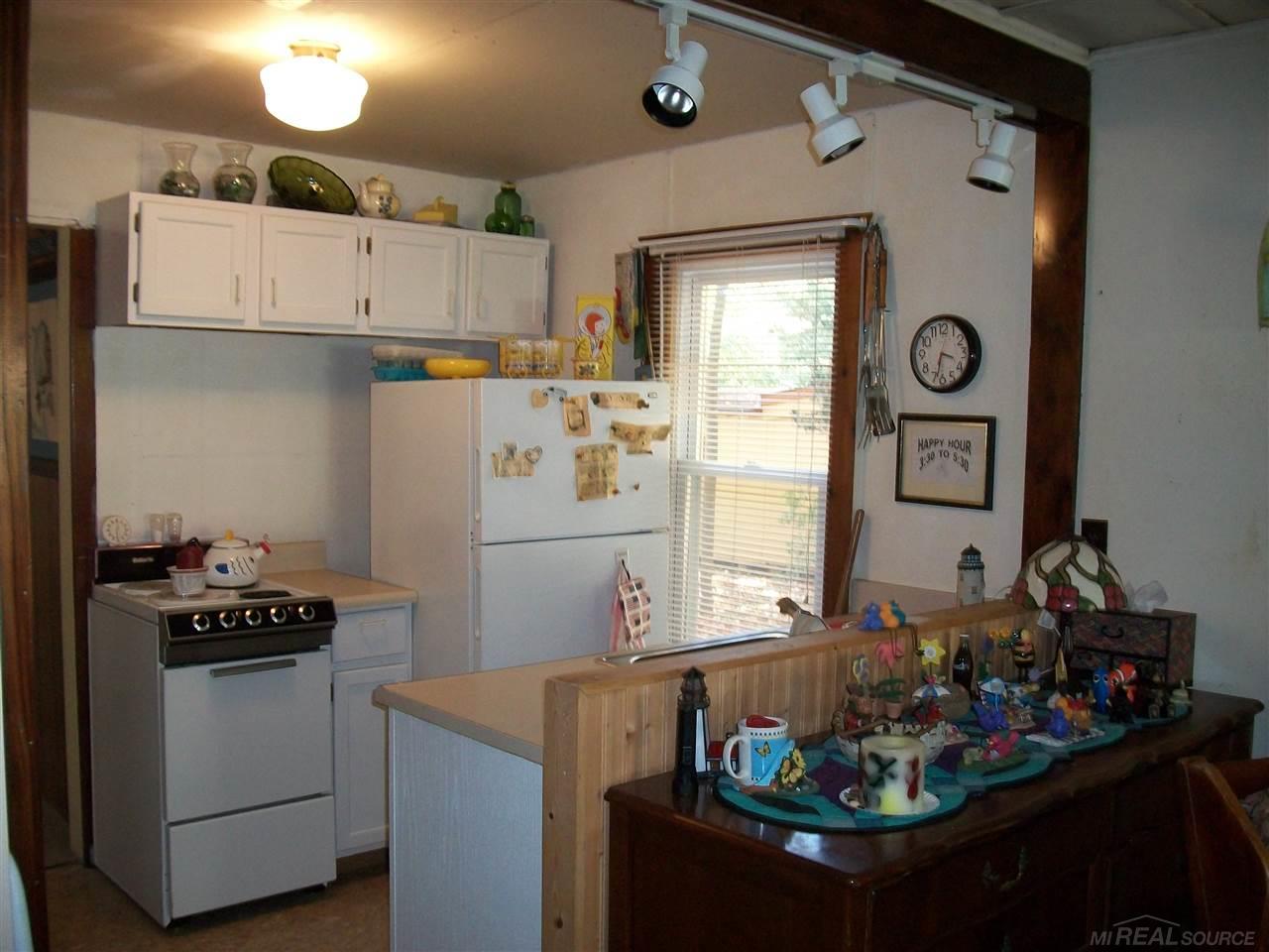 7386 Maplewood Road Lexington, MI 48450 - Photo 2 of 15 31323264-1.JPG