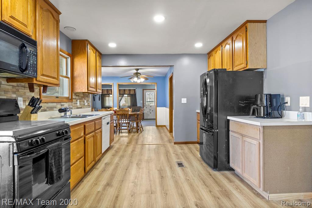 7210 Sheldon Road Belleville, MI 48111 - Photo 18 of 60