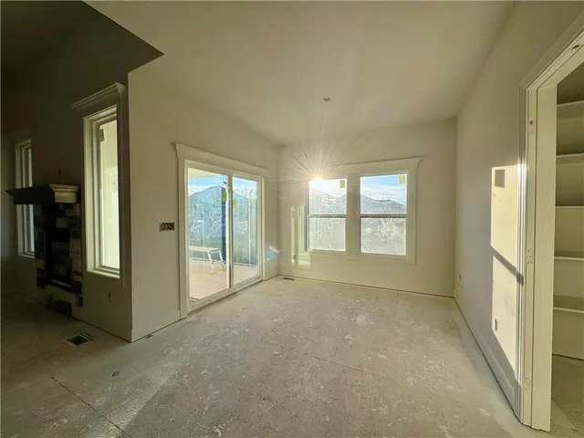 $535,000 | 10022 North Oakland Avenue, Kansas City, MO 64157