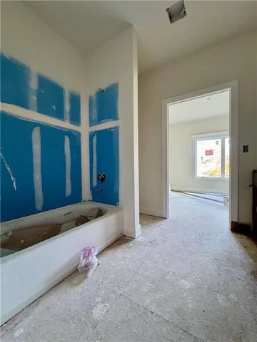 $540,000 | 10022 North Oakland Avenue, Kansas City, MO 64157