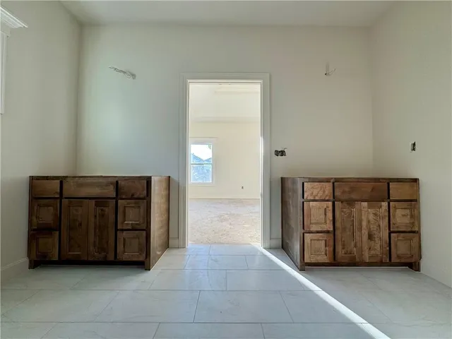 $535,000 | 10022 North Oakland Avenue, Kansas City, MO 64157