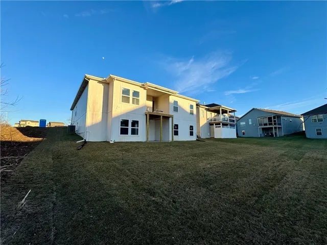 $535,000 | 10022 North Oakland Avenue, Kansas City, MO 64157