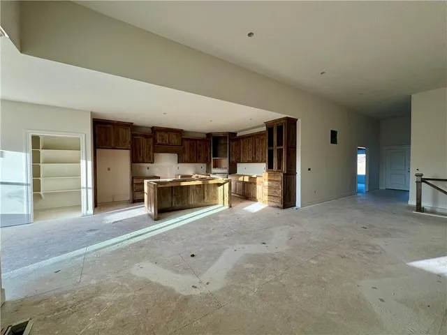 $535,000 | 10022 North Oakland Avenue, Kansas City, MO 64157