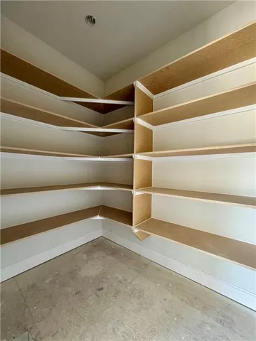 $540,000 | 10022 North Oakland Avenue, Kansas City, MO 64157