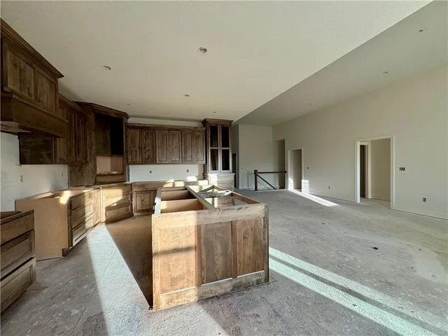 $535,000 | 10022 North Oakland Avenue, Kansas City, MO 64157