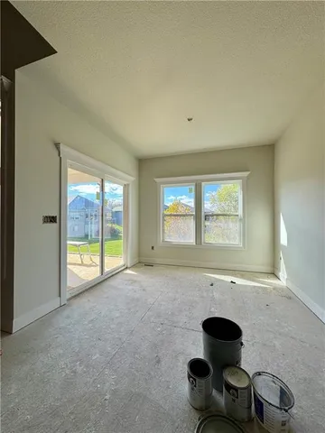 $540,000 | 10022 North Oakland Avenue, Kansas City, MO 64157