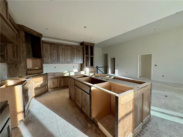 $535,000 | 10022 North Oakland Avenue, Kansas City, MO 64157