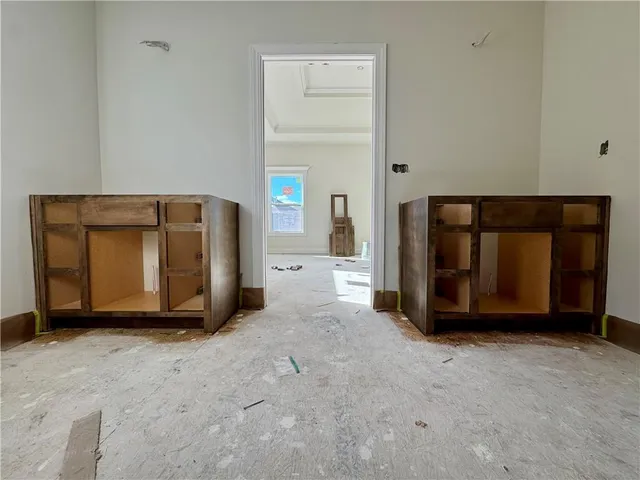 $540,000 | 10022 North Oakland Avenue, Kansas City, MO 64157