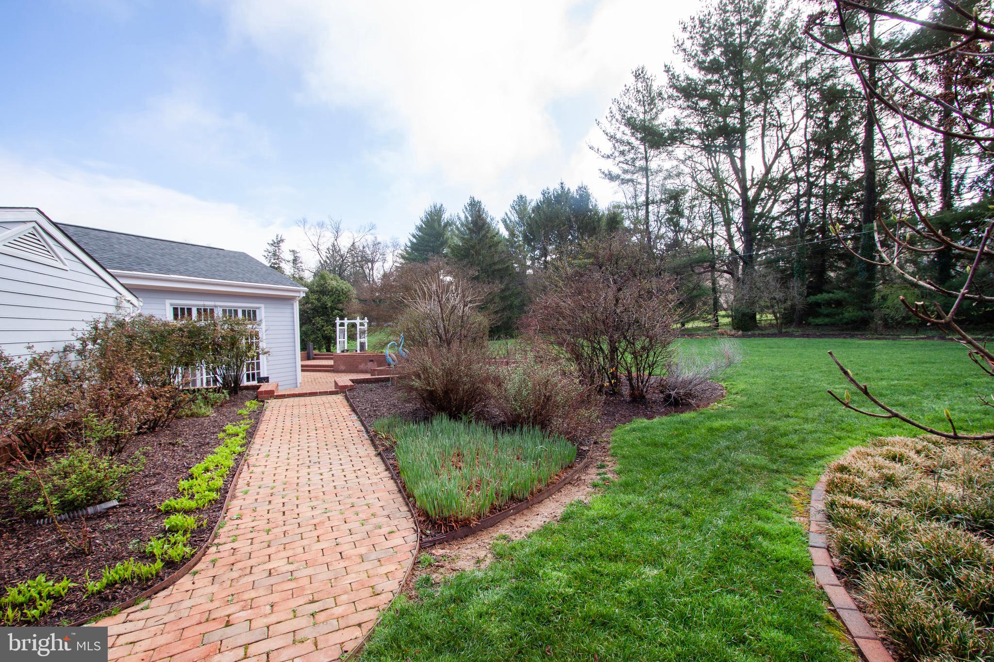 8209 Tally Ho Road Lutherville-Timonium, MD 21093 - Photo 4 of 80 Gallery Image 4