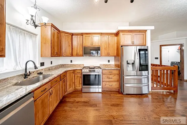 $399,900 | 340 Donna Drive, Idaho Falls, ID 83402