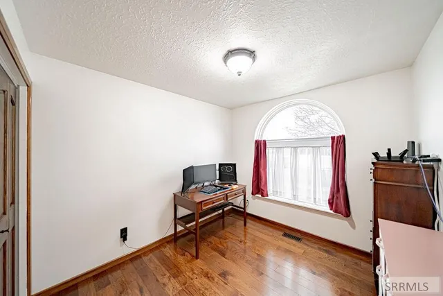 $399,900 | 340 Donna Drive, Idaho Falls, ID 83402