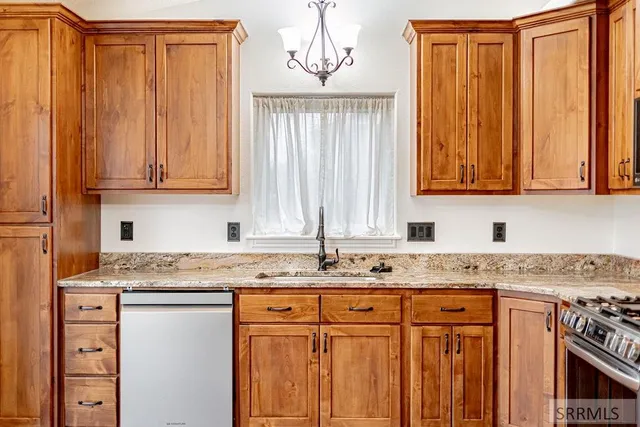 $399,900 | 340 Donna Drive, Idaho Falls, ID 83402